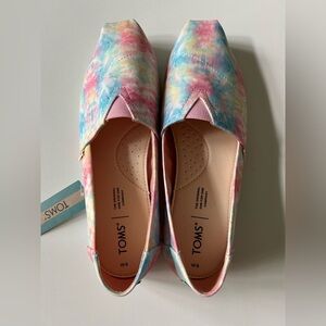 New Toms slip on shoes